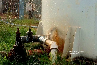 Após reclamações no Visão Notícias, DAEM repara vazamento em caixa d