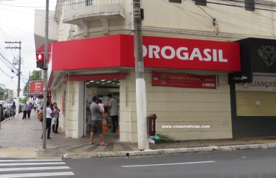 Anvisa aprova testes rápidos para covid-19 em farmácias