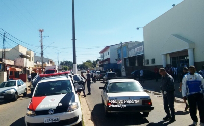 Homem invade igreja com facão e tenta matar pastor. Obreiro acaba ferido
