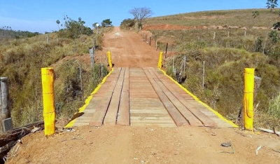 Prefeitura de Pompeia entrega reconstrução de ponte na zona rural