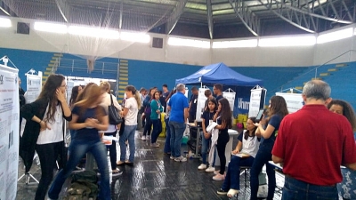 Alunos da rede pública participam do Fórum de Pesquisa da Unimar