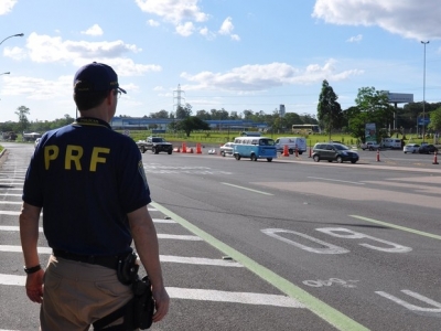 Motorista deve ficar atento aos cuidados para dirigir em rodovia durante o feriado