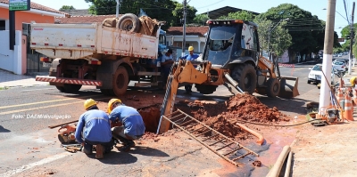 Adutora rompe e prejudica abastecimento de água na zona oeste de Marília