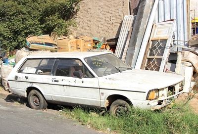 Prefeitura regulamenta lei para remover veículos abandonados em Marília