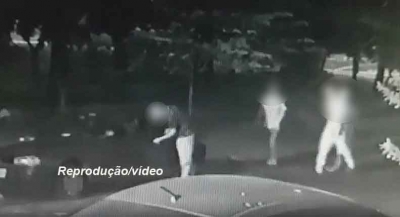 Vídeo mostra ação de menores em furto de carro