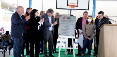 Prefeitura entrega escola no bairro Montana e nova frota da educação com mais 30 veículos