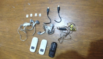 Mãe envia celulares escondidos em rádio para o filho preso 