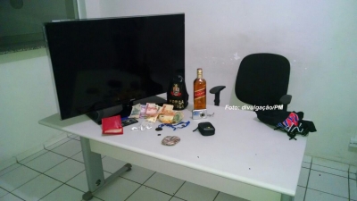 Trio é preso após furtar residência