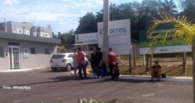 Moradores protestam contra atraso na entrega e reajuste de empreendimento