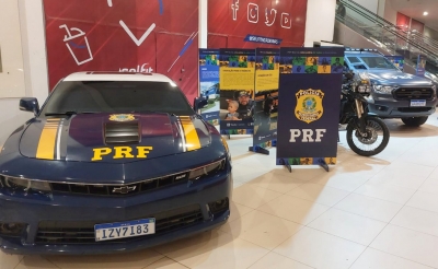 Semana Nacional do Trânsito: PRF expõe viaturas no Marília Shopping