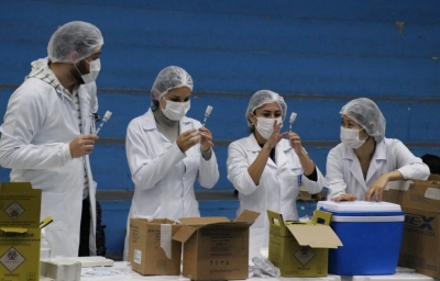 Inicia vacinação contra Covid-19 para gestantes e puérperas sem comorbidades de 18 anos e mais