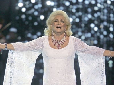  A vida de Hebe Camargo em livro