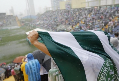 Vítimas de acidente com voo da Chapecoense são sepultadas