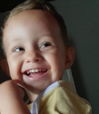 Menino de 2 anos morre ao se engasgar enquanto comia jujuba