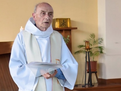 Padre é morto após ser feito refém em igreja na França