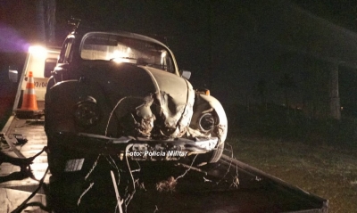 Fusca com drogas tenta fugir da PM, mas não vai longe