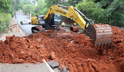 Zona Leste: liberação da rua Santa Helena vai depender da chuva