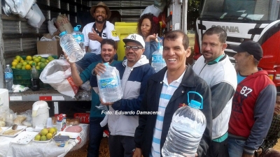 Marilienses se mobilizam para ajudar caminhoneiros na SP-333