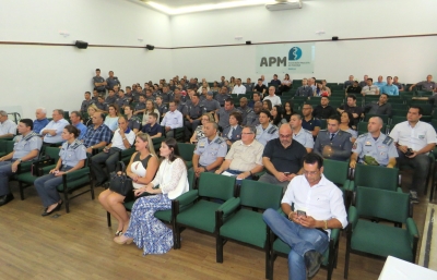 Policiais militares são homenageados em Marília