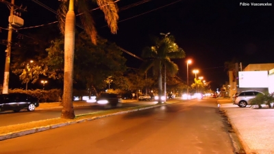 Trombadão ataca na avenida das Esmeraldas e rouba celular
