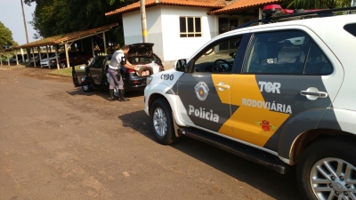 Polícia apreende relógios em rodovia