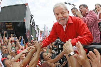Político honesto só está na população, diz Lula