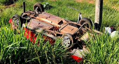 Veículo de Marília se envolve em grave acidente na SP-294