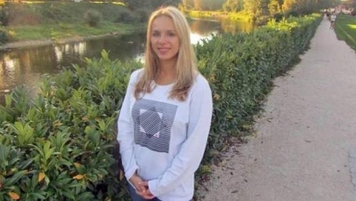 Mulher morre eletrocutada ao deixar celular cair na banheira