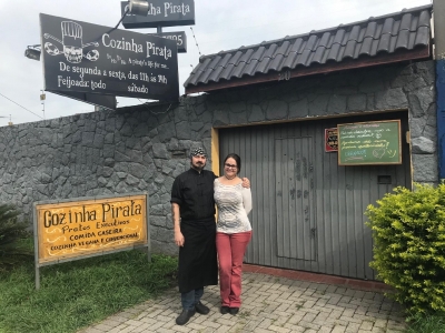 Dono de restaurante em crise faz apelo nas redes sociais e salva negócio