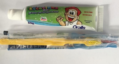 Prefeitura entrega 8.525 kits de saúde bucal aos alunos das Emefs