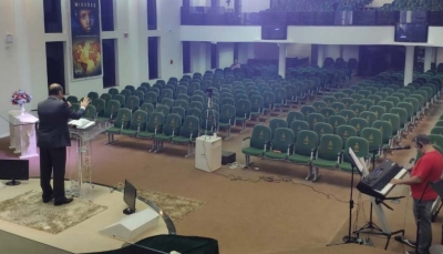 Por que cultos religiosos são ambientes de 