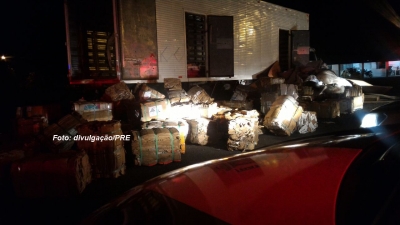 Caminhonete em fuga alucinada é interceptada: transportava contrabando de cigarros