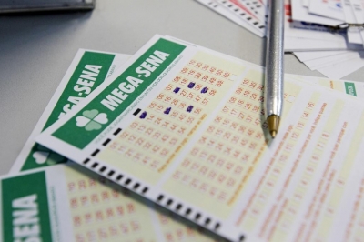 Mega-Sena pode pagar neste sábado prêmio de R$ 10 milhões