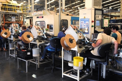 Indústria paulista registra crescimento de produção e vendas