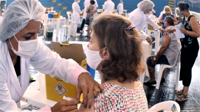 Mamães recebem presente em Campanha de Imunização contra a Covid-19