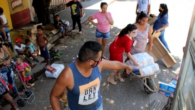 Fundo Social entrega cestas básicas à moradores da zona sul de Marília