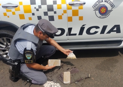 Paraguaios são presos com maconha e cocaína em ônibus