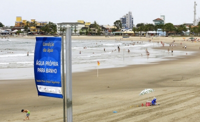 DICAS DE FÉRIAS: antes de ir à praia, verifique a qualidade da água para banho