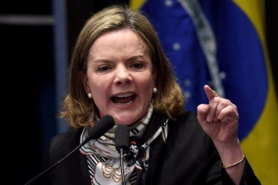 Gleisi Hoffmann é reeleita presidente do PT com 72% dos votos