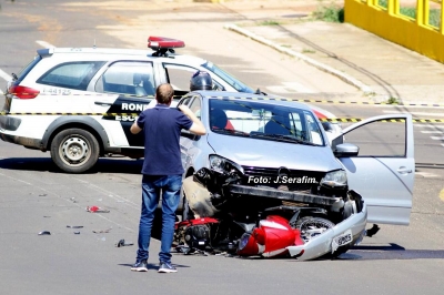 Motociclista perde parte da perna em grave acidente, na região