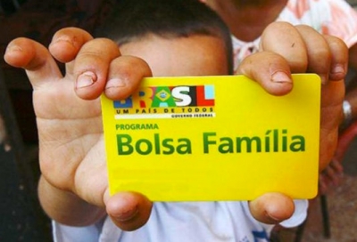 Governo estuda adicional de R$ 50 no Bolsa Família para famílias com adolescentes