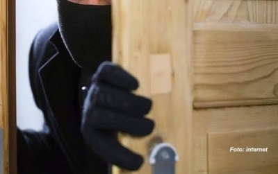 Criminosos invadem apartamentos de um mesmo prédio na avenida Rio Branco