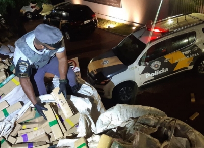 Caminhoneiro é preso com mais de 1,5 tonelada de maconha escondida em sucata