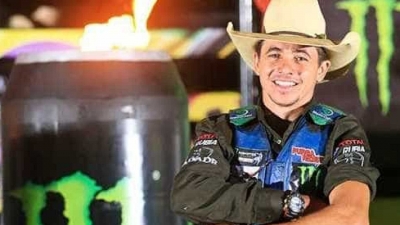 Peão morre após ser pisoteado por touro em competição