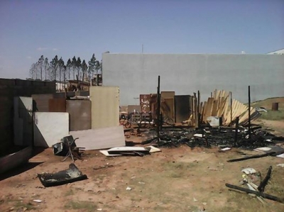 Cachorro morre carbonizado após discussão