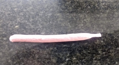 Mulher é detida em Tupã após mostrar à policiais que iria fumar cigarro de maconha 