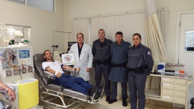 PM de Marília doa medula óssea em hospital na região