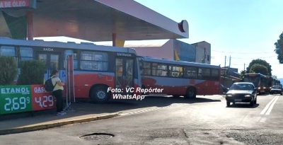 Ônibus voltam a circular nesta segunda-feira. Empresas farão nova avaliação