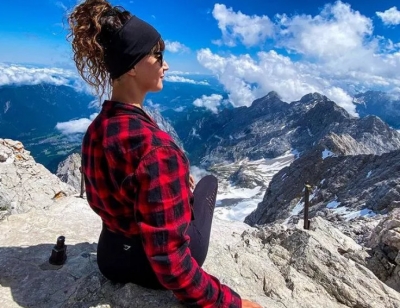 Influencer fitness morre ao sofrer queda de 30 metros quando tentava fazer selfie