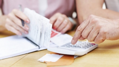 Número de famílias com dívidas sobe pela primeira vez no ano